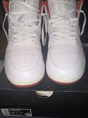 Air Jordan 1 Mid SE Mens Size 13